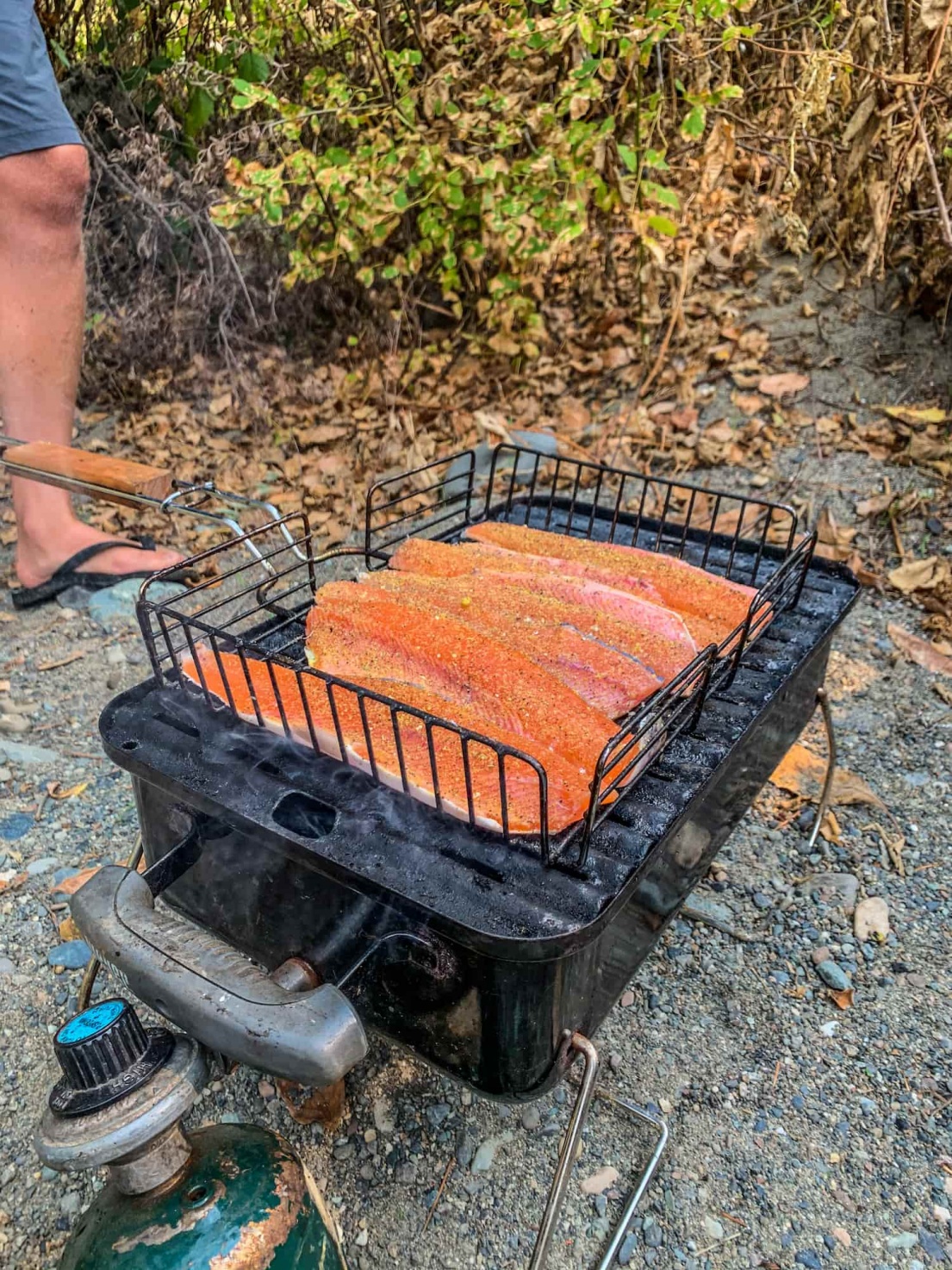 Fresh fish lunch on the Rogue River
